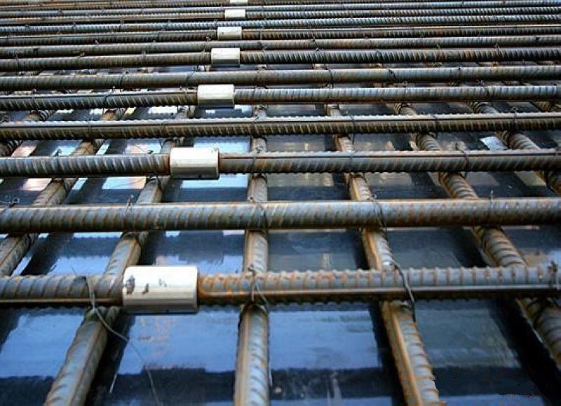 信州区为什么建楼房时，要在钢筋上加一排小圆环？原来作用这么大